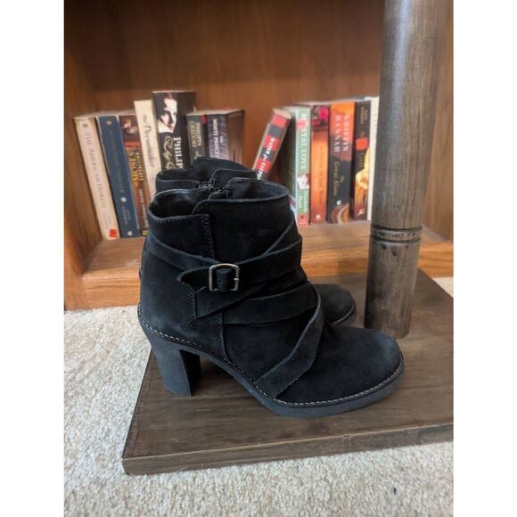 LA Canadienne Women's 6.5M Black Leather Suede Buckle Heeled Booties Boots - Picture 2 of 6